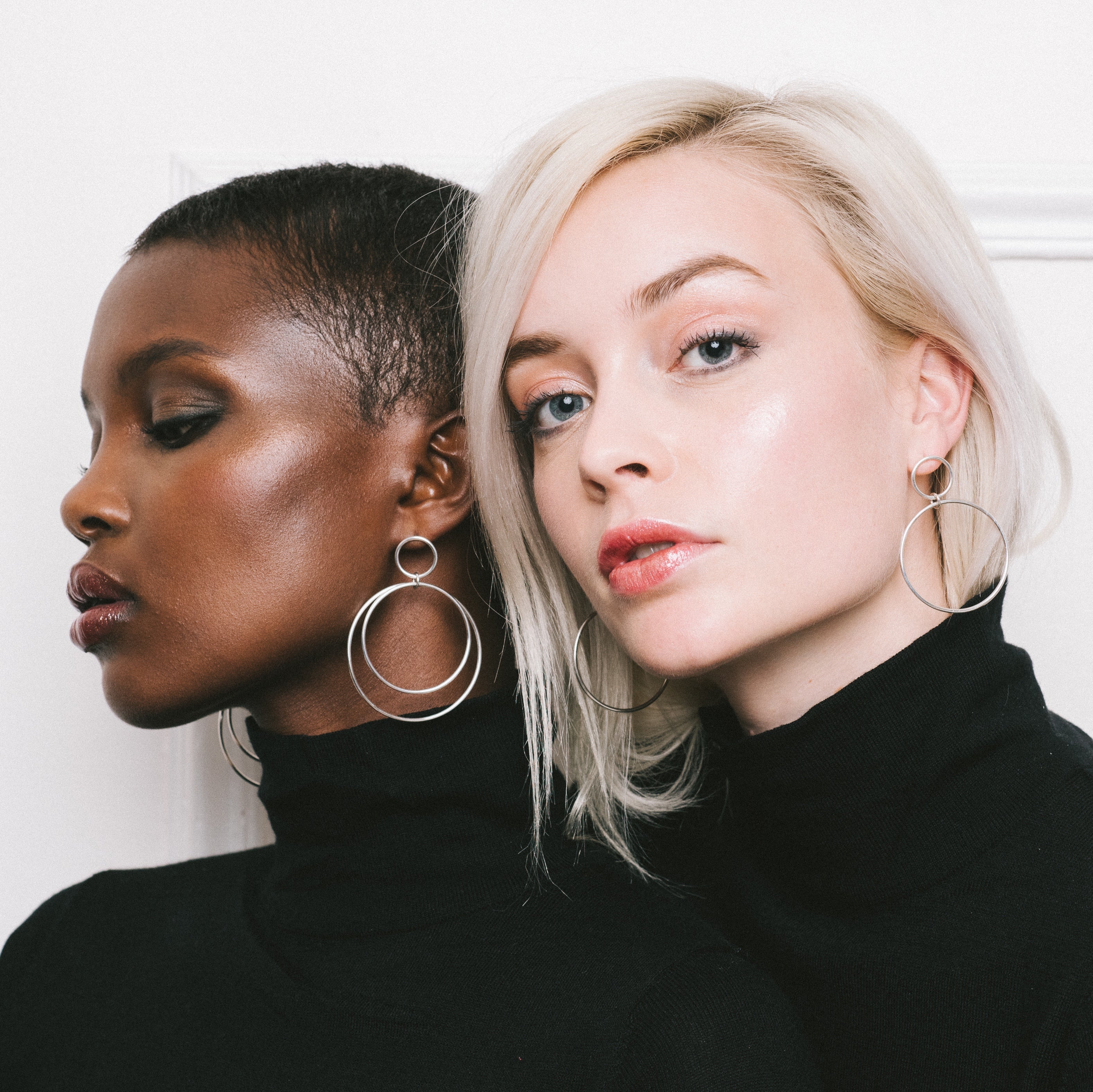 bague collier alliance bracelet boucles d'oreilles bijoux femme homme unisexe mariage or fairmined minimaliste élégant bijouterie en ligne bruxelles marque belge diamants