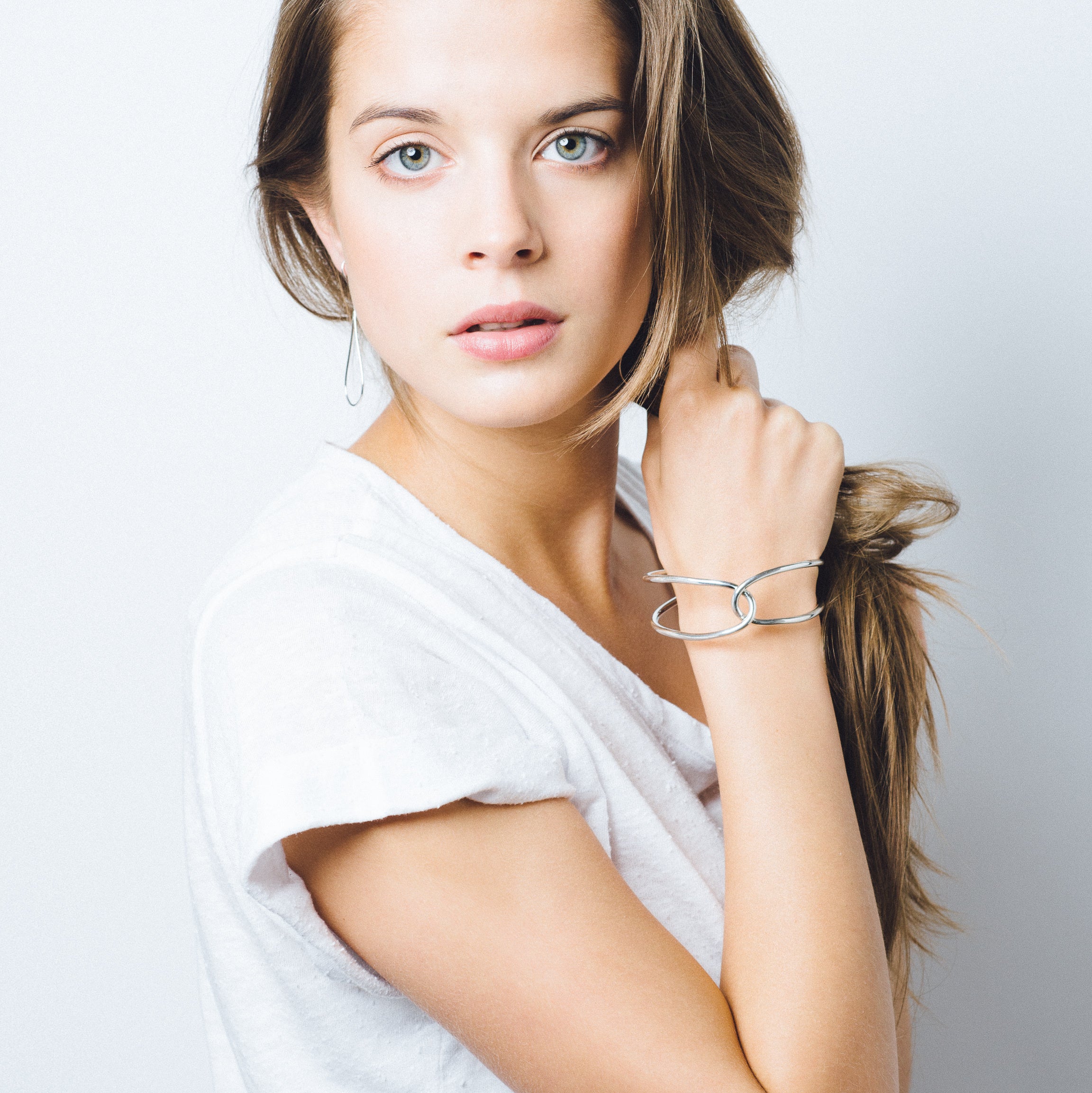 bague collier alliance bracelet boucles d'oreilles bijoux femme homme unisexe mariage or fairmined minimaliste élégant bijouterie en ligne bruxelles marque belge diamants