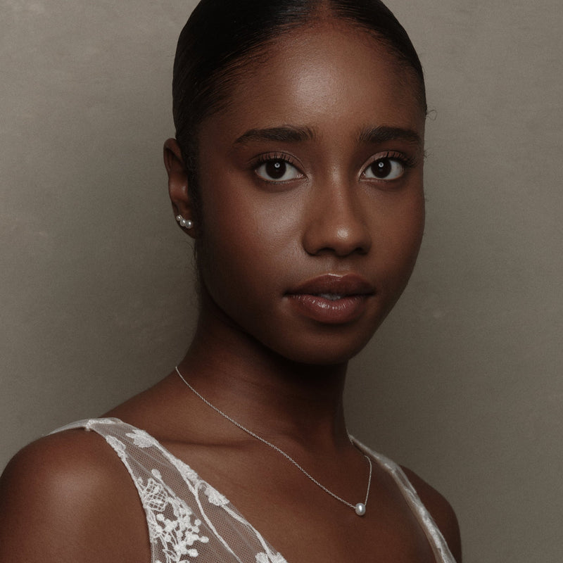 The Halo duo - Silver Ephyra Necklace & Calliadne Earrings by Aurore Havenne