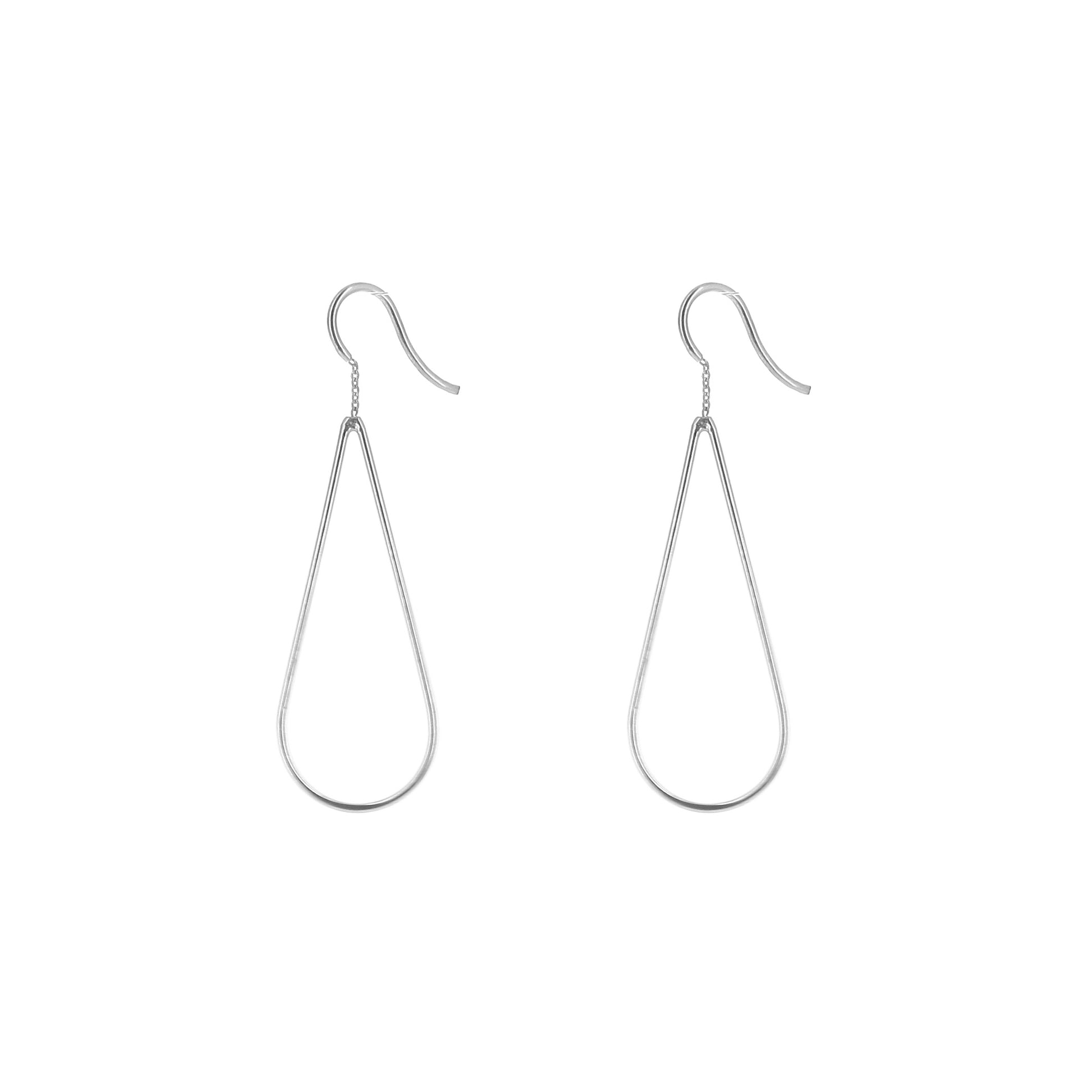 Boucles d'oreilles raindrops en argent, bijoux intemporels de la créatrice Aurore Havenne