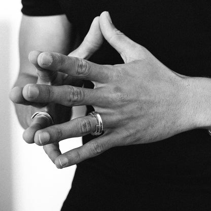 The Gold-Plated Silver Wire Open Ring 3mm by Aurore Havenne is gender-free