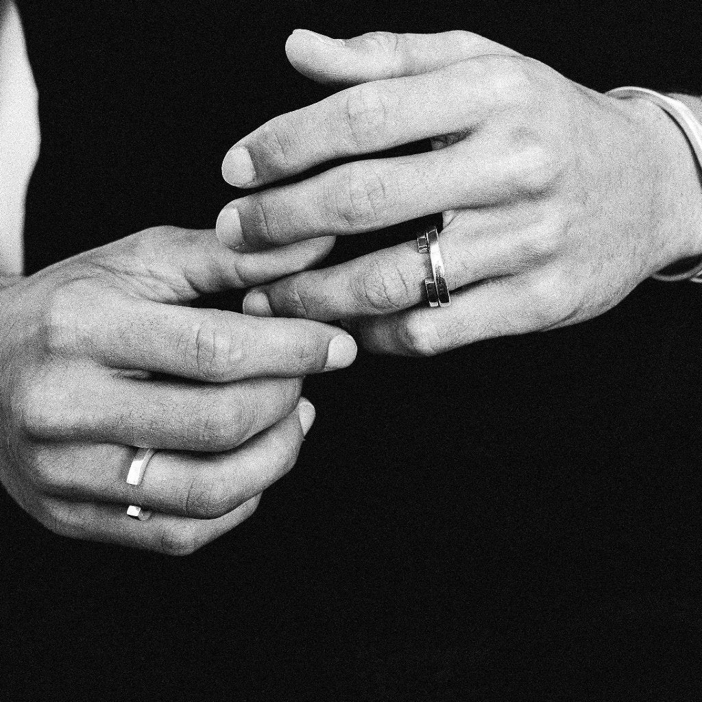 Bague Wire en argent plaqué or, à porter seule ou en superposition, unisexe bijou homme ou femme, création belge