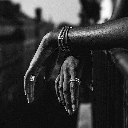 Jonc ouvert avec un noeud en argent, simple et élégant, bijou unisexe pour femme et homme